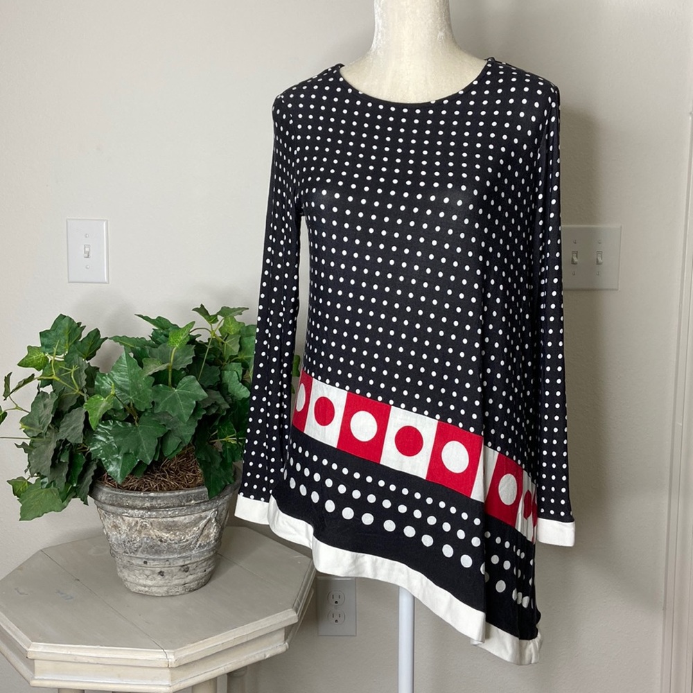Soft & Flowing Geometric Tunic - image 1